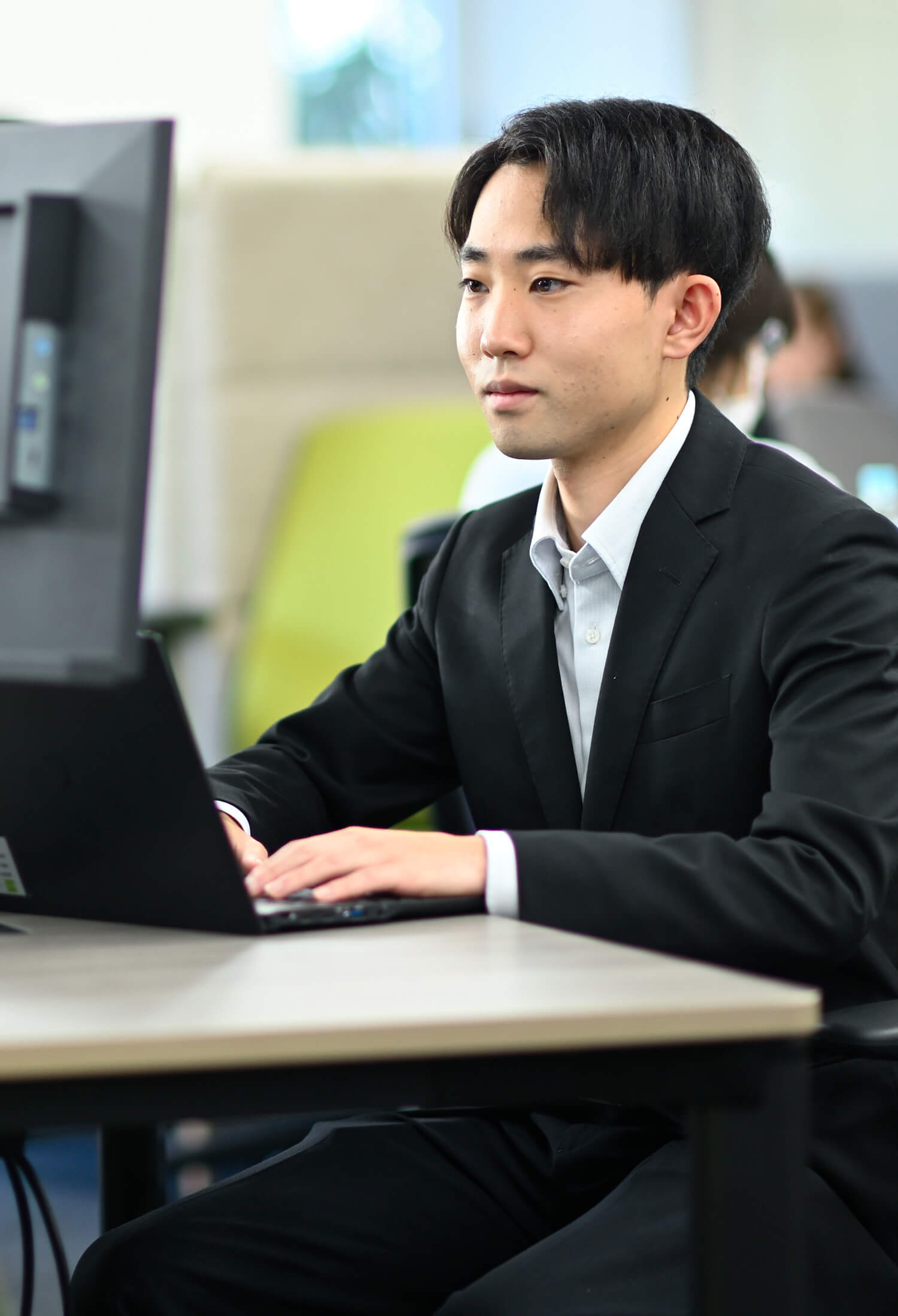 身近なサービス開発で「確かな成長」と「社会貢献」を実感する